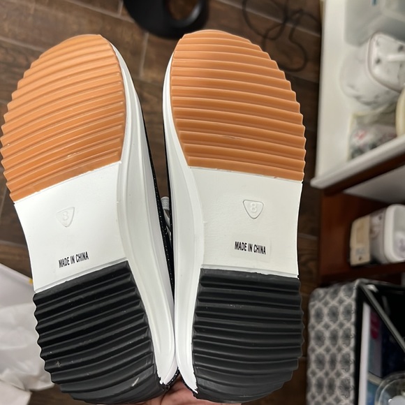 🚨🚨SOLD ON LIVE SHOW🚨🚨 Platform sneakers 👟 - Picture 5 of 7